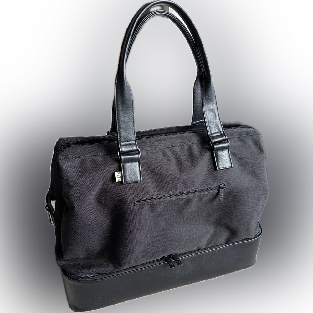 Beis Weekender in Black